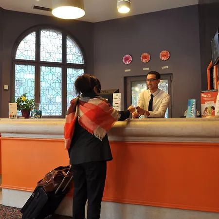 Ibis Styles Centre Gare فندق 3*
